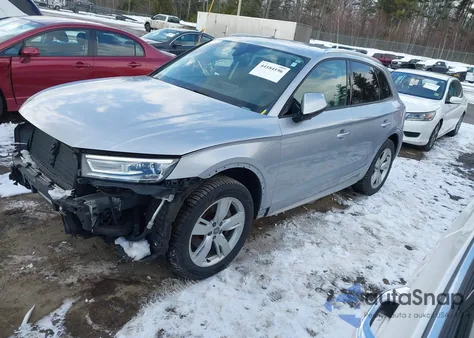 2018 Audi Q5 2.0T Premium/2.0T Tech Premium z USA, uszkodzony, nr VIN WA1ANAFY4J2200114